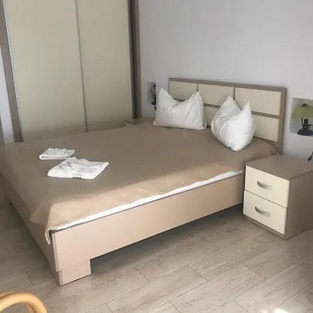 De Inchiriat Bucura 5-6 * Venus