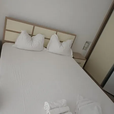 De Inchiriat Bucura 5-6 Rum i privatbostad Venus