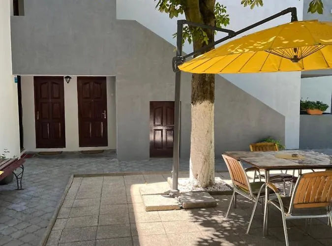 De Inchiriat Bucura 5-6 * Venus